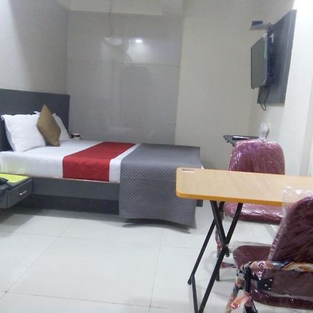 Hotel Terminus Square Kurla Exterior foto