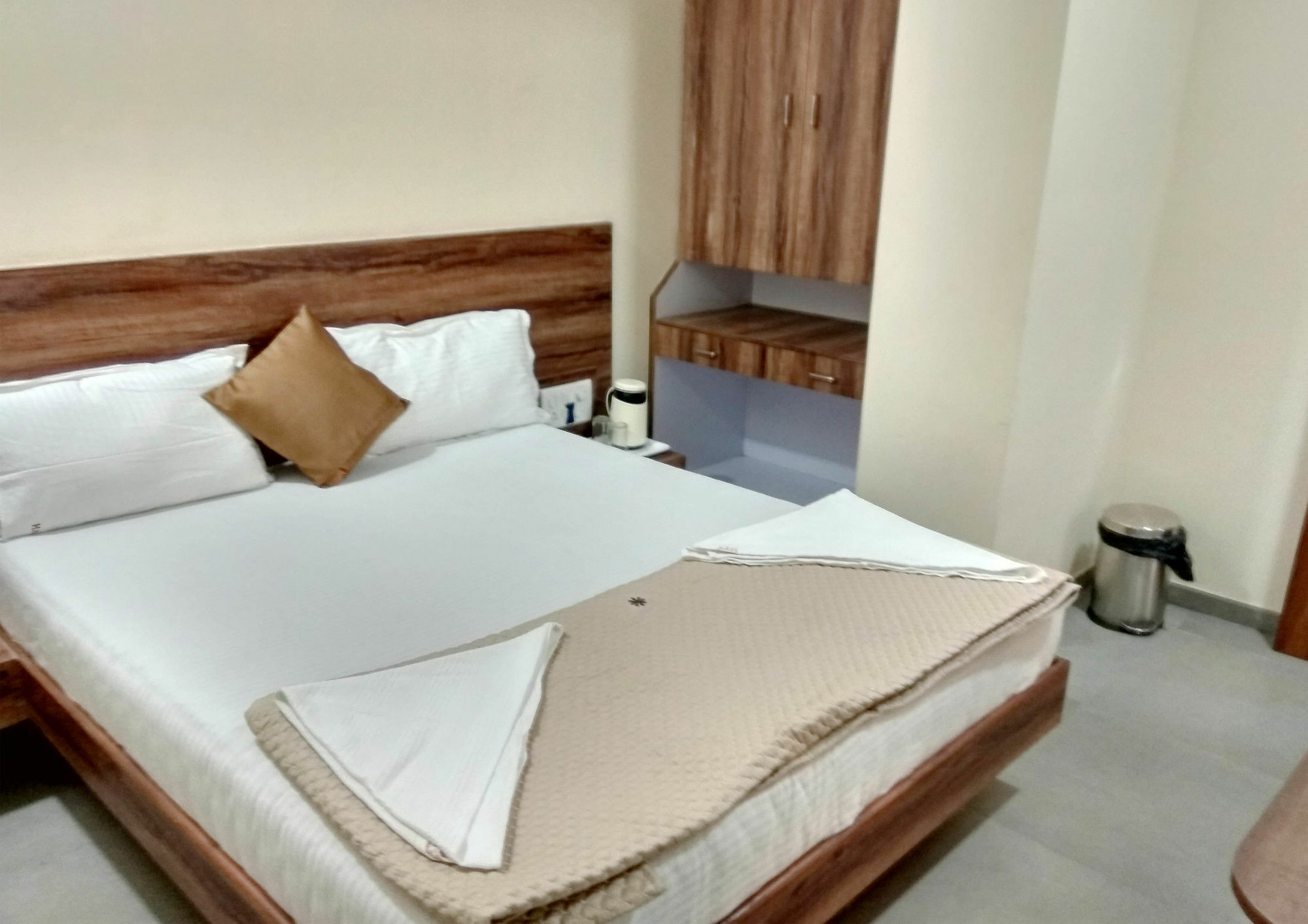 Hotel Terminus Square Kurla Exterior foto