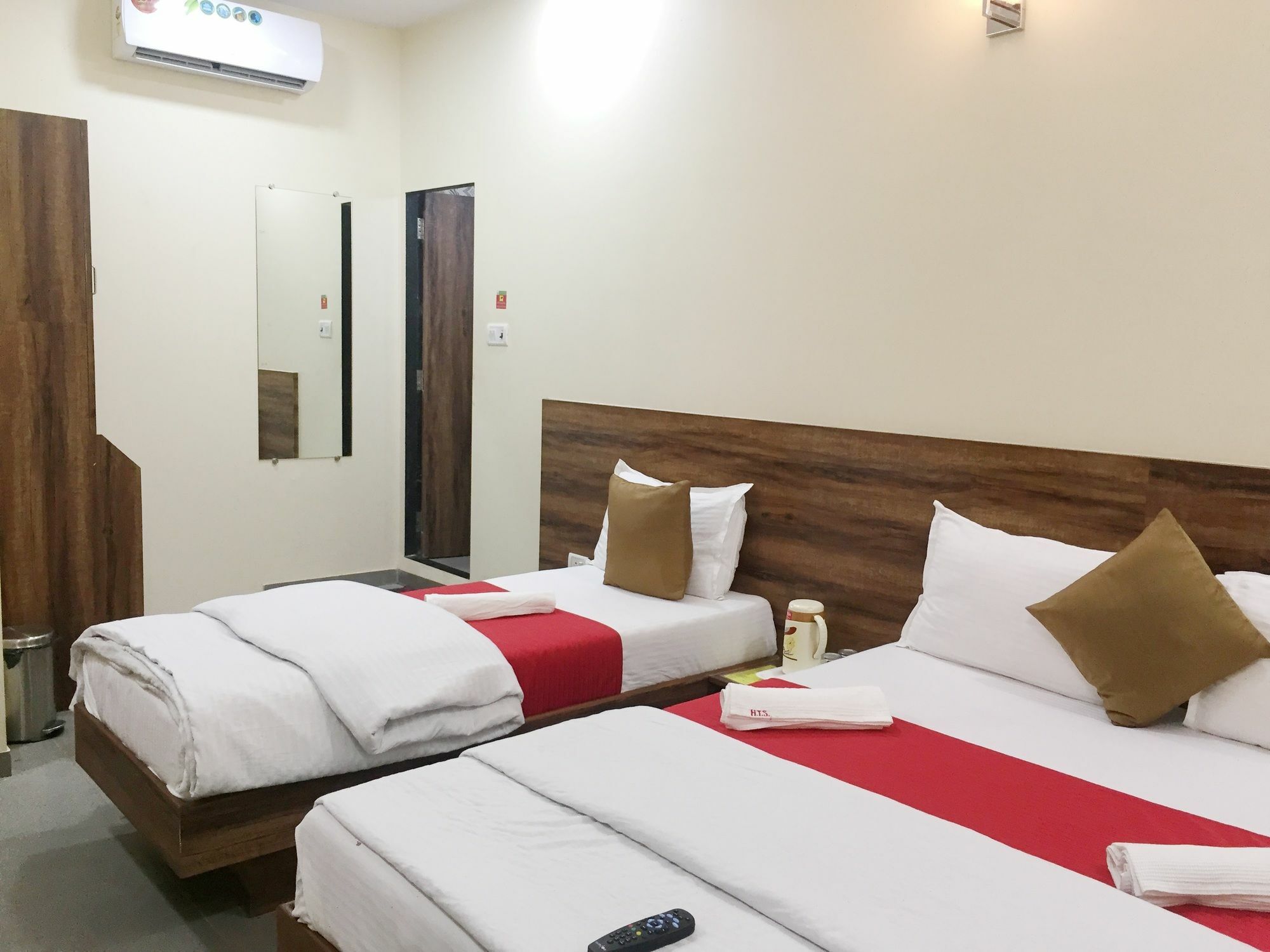 Hotel Terminus Square Kurla Exterior foto