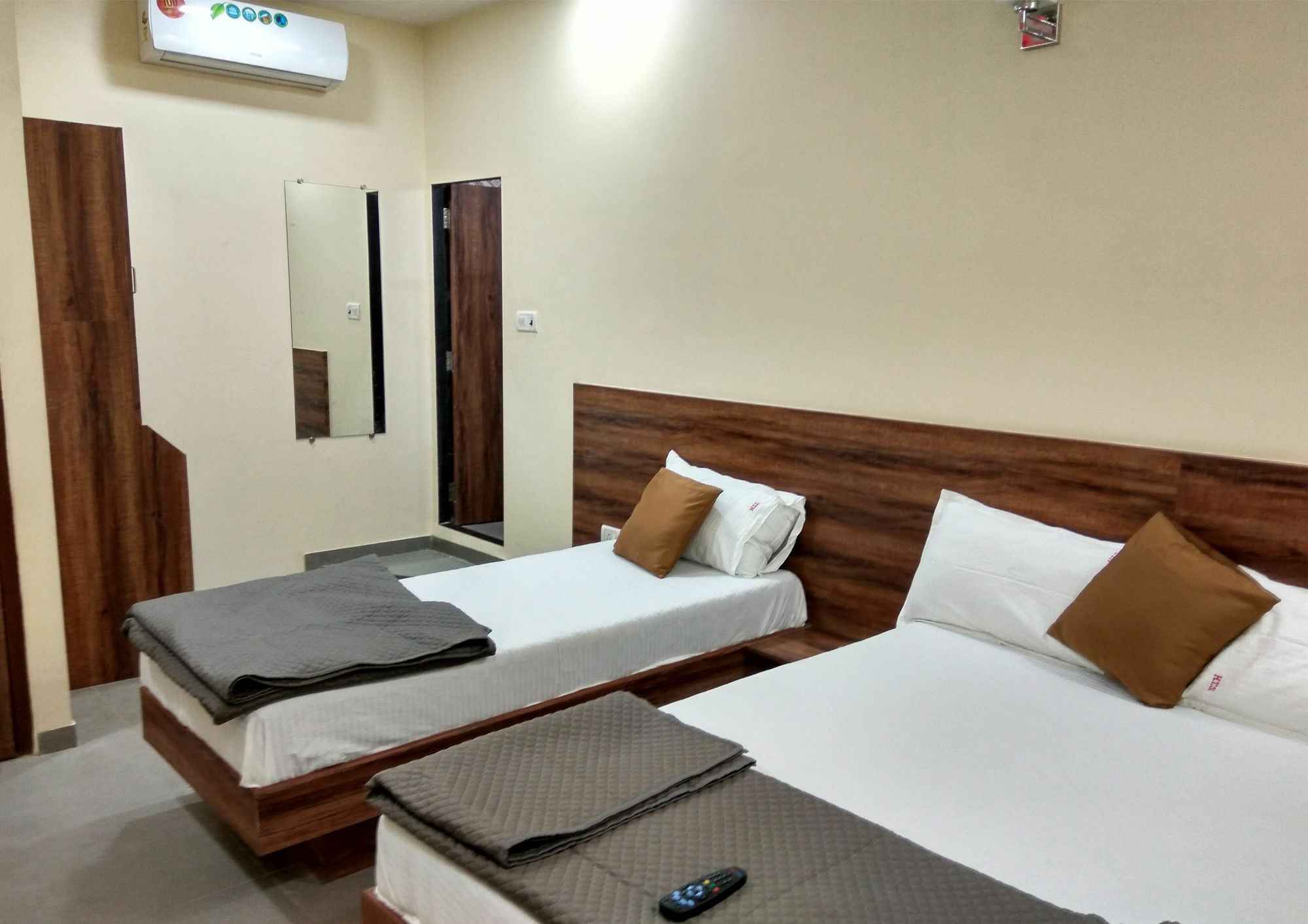 Hotel Terminus Square Kurla Exterior foto